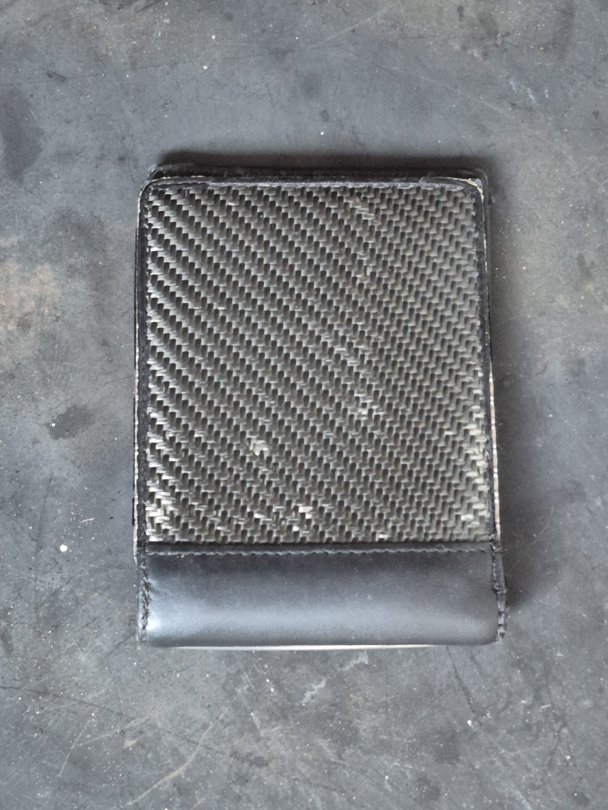 Tumi Silver Black Leather Carbon Fiber Bifold Card Holder Men's Wallet image 5