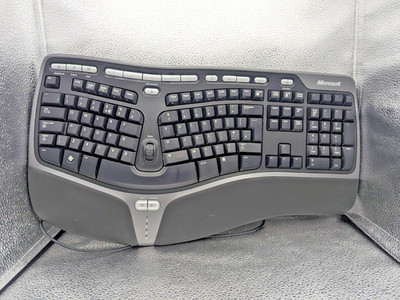 Microsoft Natural Ergonomic Keyboard 4000 V1.0 USB kabelgebunden getestet funktioniert
