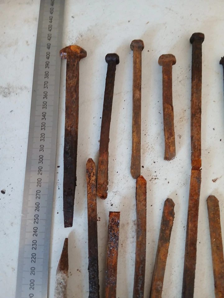 20 x ANCIEN GRAND CLOU EN FER FORGÉ . CHARPENTE PORTE POUTRE . L 8 à 16 cm - Photo 2/4