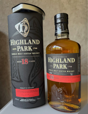 Highland Park Single Malt Scotch Whisky AGED 18 YEARS 43% vol.  !Alte Abfüllung!