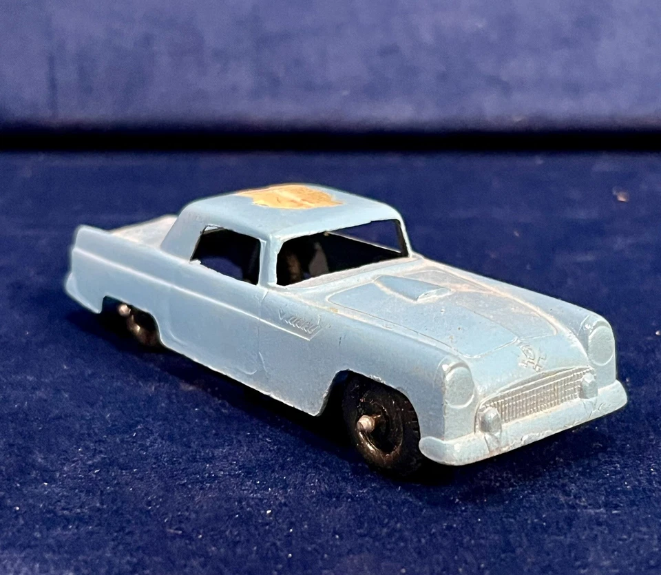 Coche de metal de juguete vintage Tootsie Ford Thunderbird 4 1/4 pulgadas azul claro Foto 4 de 4
