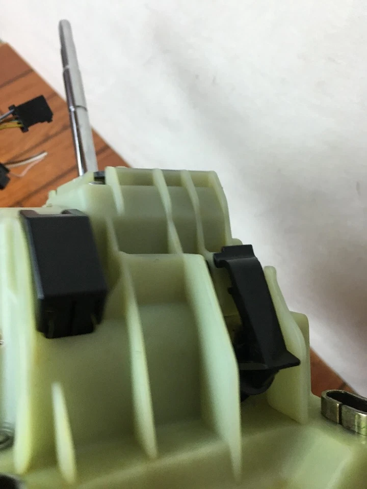 mercedes 01 02 W203 C230 C240 C320 C32 Shifter 2032672724 TESTED - Image 3 of 4