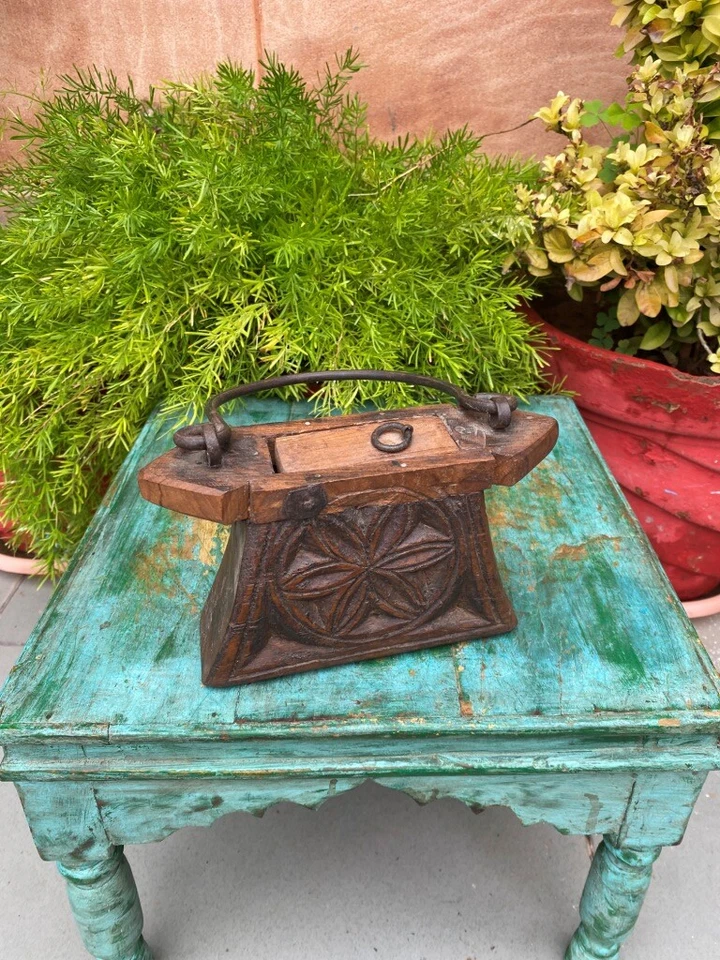 Antique Oil Box Old Wooden Hand Carved Floral Design Iron Handle Oil Box Purse - Image 4 of 4