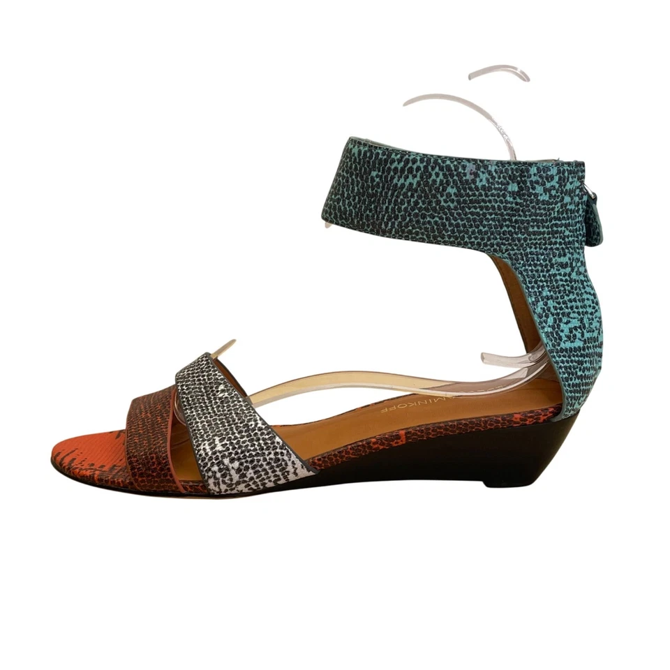 Sandalias de cuña Rebecca Minkoff multicolor de cuero en relieve con cremallera trasera talla 8,5 M Foto 3 de 4