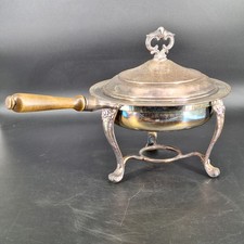 Antico piatto sfregamento placcato argento con manico in legno e supporto ornato scalda buffet