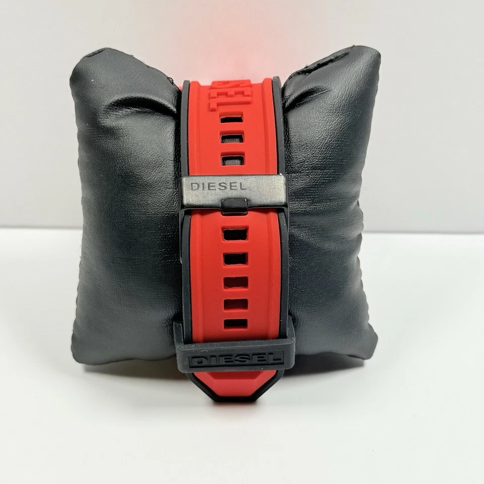 Reloj cronógrafo Diesel DZ7431 Mr. Daddy 2.0 correa de silicona negra/roja Foto 3 de 4