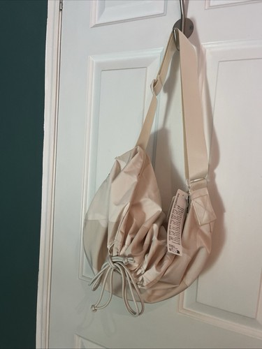 UNIQLO U DRAWSTRING SHOULDER BAG Marimekko NATURAL Unisex 2024 - Picture 3 of 4