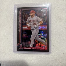 2025 Topps Chrome Niko Kavadas Geometric Refractor / 10