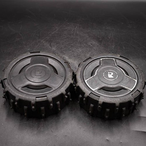 Robomow RC 304U Radsatz Paar (2) für Rasenmäher Schwarz Gebraucht
