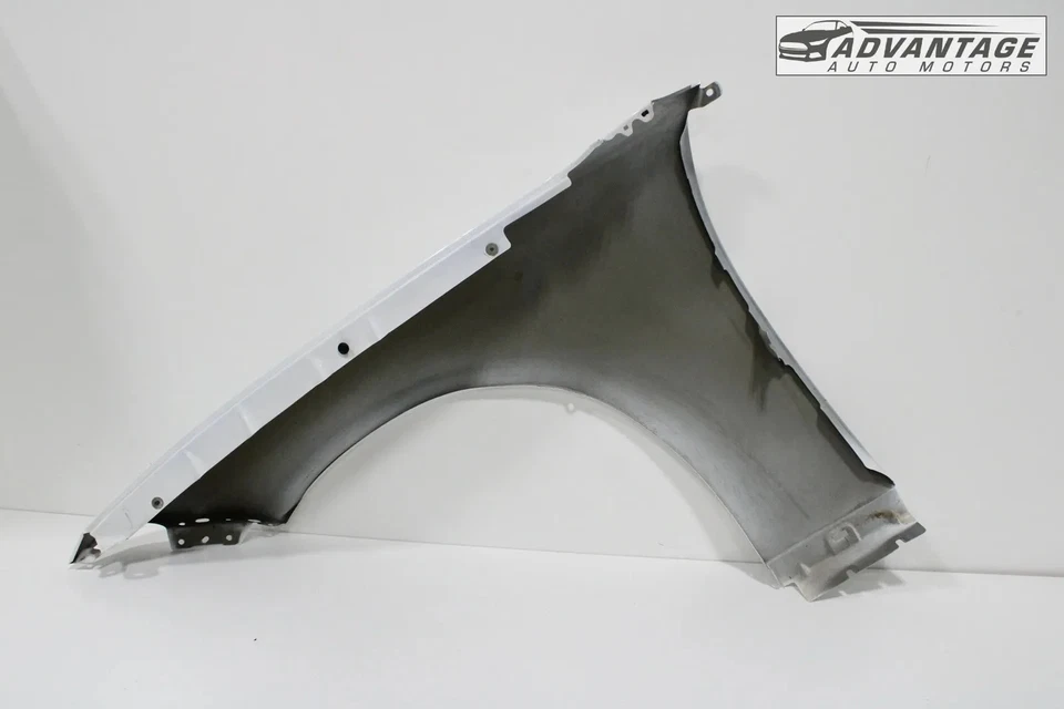 Dodge Charger 2015-2023 guardabarros delantero derecho cubierta panel nudillo blanco OEM Foto 3 de 4