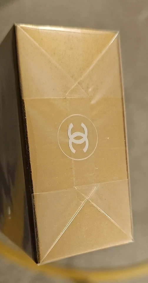 Chanel Coco Mademoiselle Eau de Parfum 100 ml / 3.4 fl oz,. - Image 3 of 3