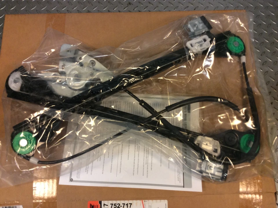 04-08 Chrysler Pacifica Front Right Window Regulator Dorman 752-717 - Image 2 of 4