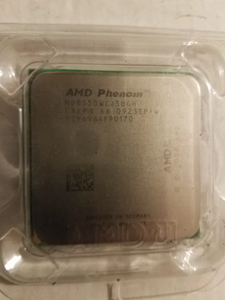 AMD Phenom X3 8550 3 x 512 KB L2 Cache 2.2 GHz Socket AM2+ CPU HD8550WCJ3BGH - Image 3 of 4