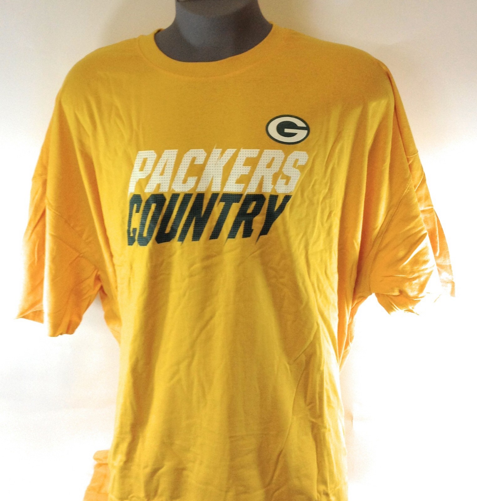 Mens Majestic Green Bay Packers Country Yellow NFL Football Logo T