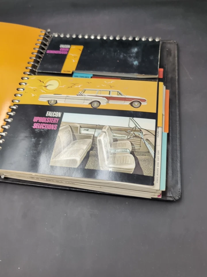 Ford Galaxy XL 1963 Fairlane Thunderbird color tapicería distribuidor álbum libro  Foto 4 de 4