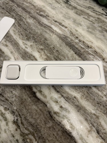 Apple Watch Series 6 Acier Inoxydable Doré avec Boucle Milanaise Or 40mm - Photo 6 sur 12