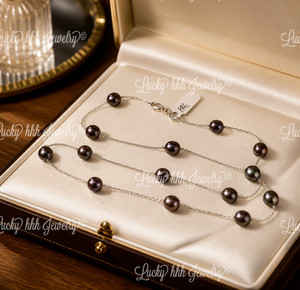 14K  White  gold Black Pearl Necklace 18 inch Lobster lock 8.60 gram
