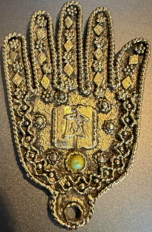 Watch fob/pendant: Hand. Odd Fellows? Vintage Striking. 1.875" x 1.25" (Lot#314)