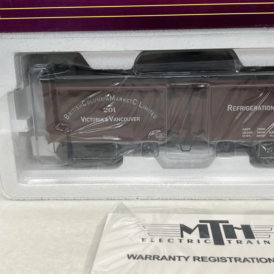 MTH Premier 20-94438 CTTA British Columbia Market Co. 36’ Wood Reefer O NEW #201 - Image 4 of 4