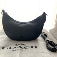 COACH half moon shoulder black with storage bag
