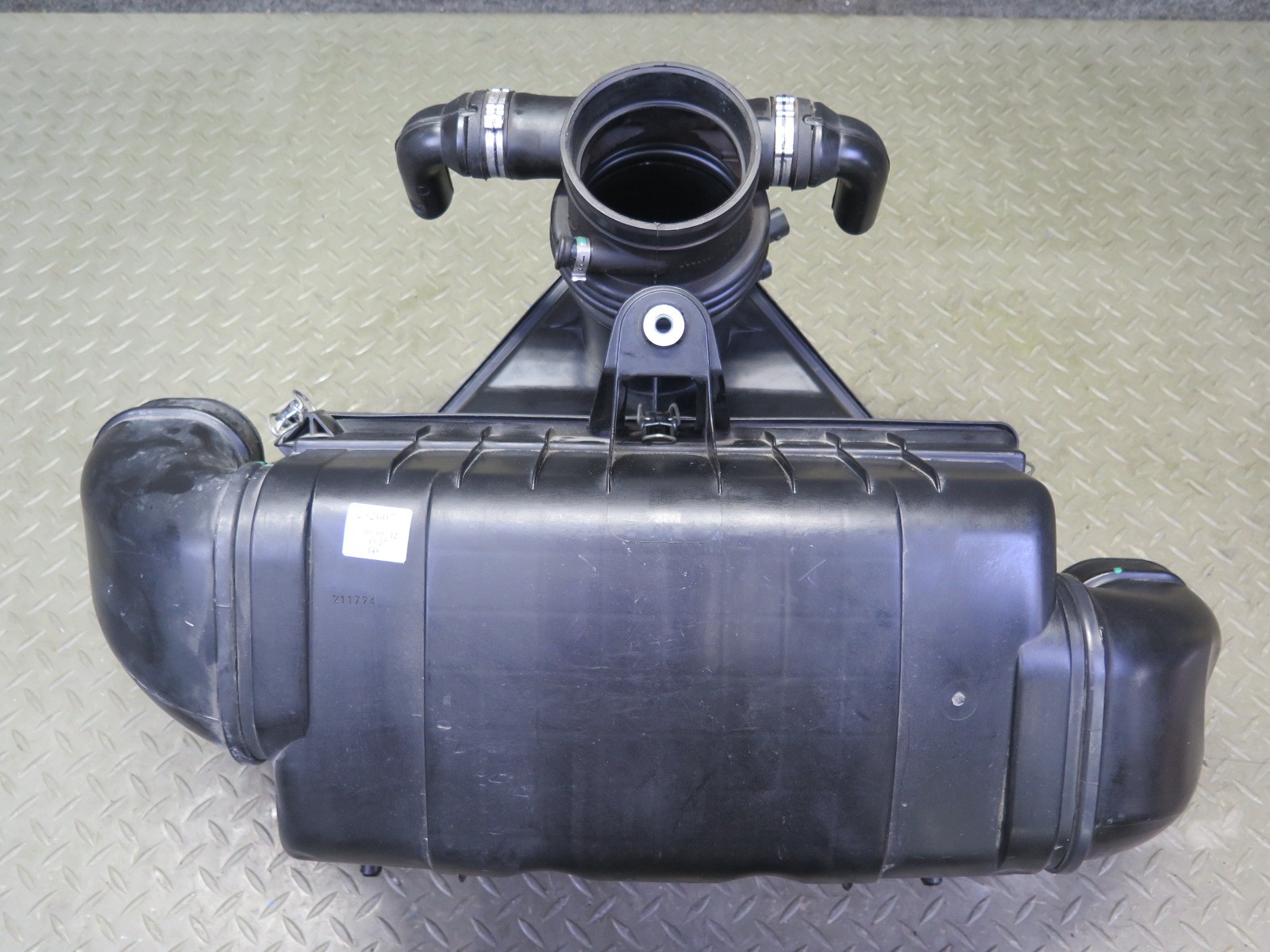 2009-2019 MASERATI GRANTURISMO M145 4.7L AIR INTAKE CLEANER FILTER BOX W SENSOR