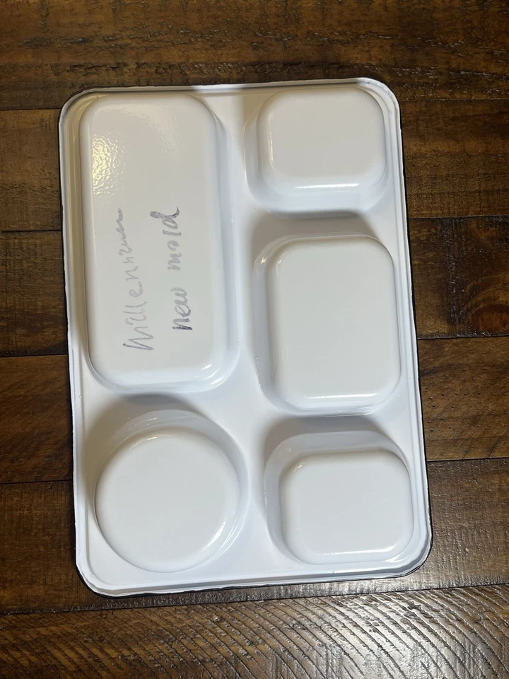 Metal Lunch Snack Dinner Tray Set Of 4 Different Colors 12”x9” 5 Compartment - Image 3 of 4