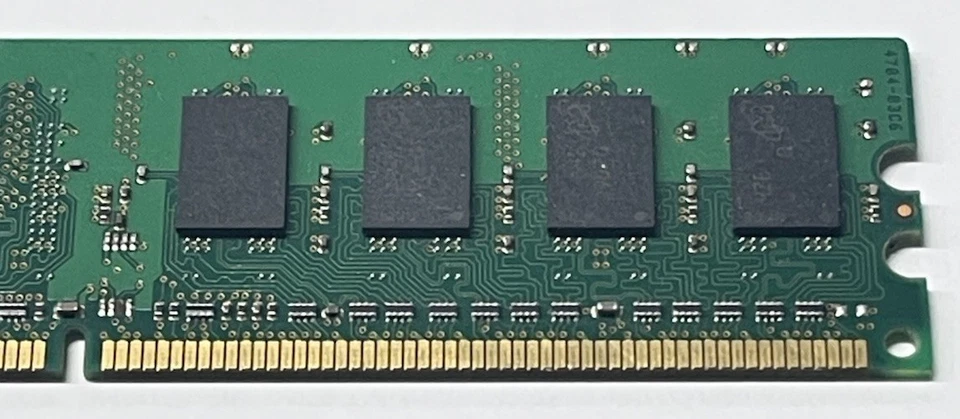 Micron 256MB DDR2 PC2-3200U CL3 400MHz 1Rx8 Desktop RAM MT8HTF3264AY-40EB3 - Image 2 of 4