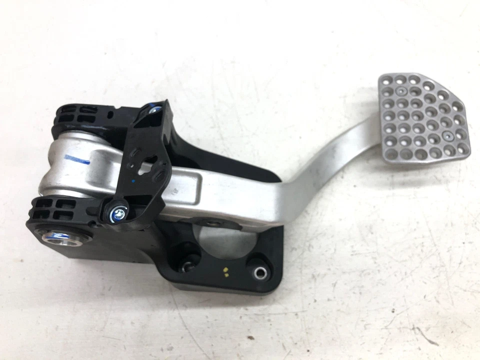 Pedal de freno Ferrari GTC4LUSSO 2017-2020 261832 OEM Foto 2 de 4