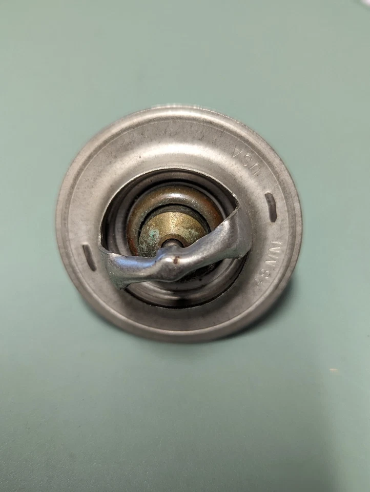 Termostato NAPA 137 para Buick Cadillac Chevy 1982-89 Foto 3 de 4