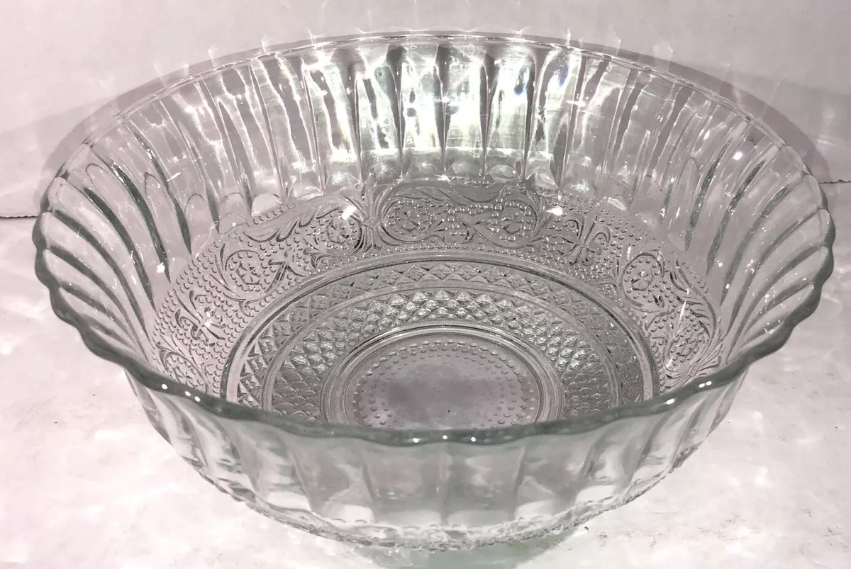 Glass serving bowl deals