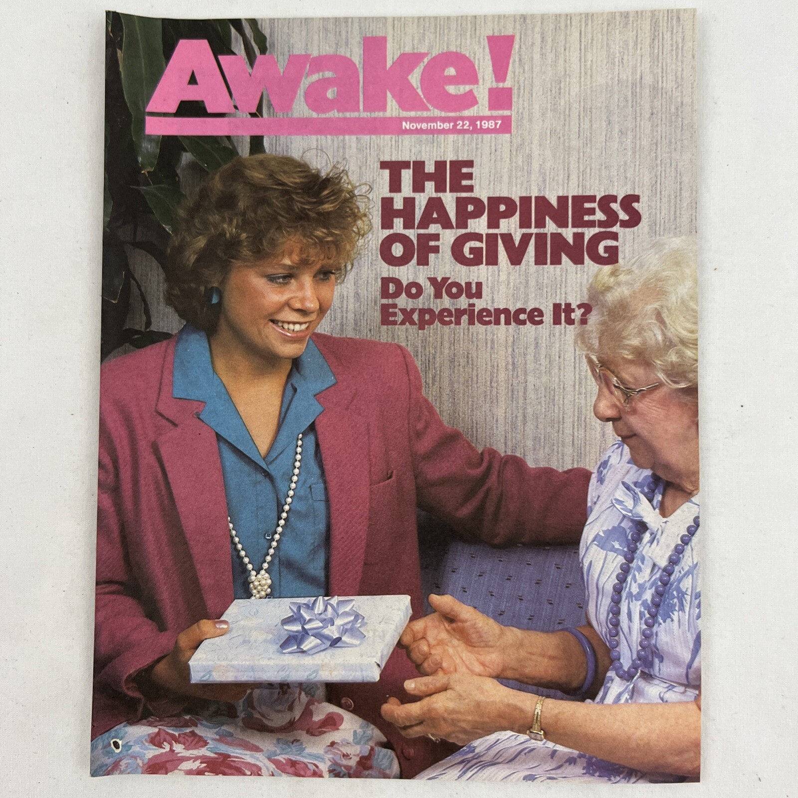 Awake Magazine Watchtower November 22, 1987 Happiness of Giving | eBay