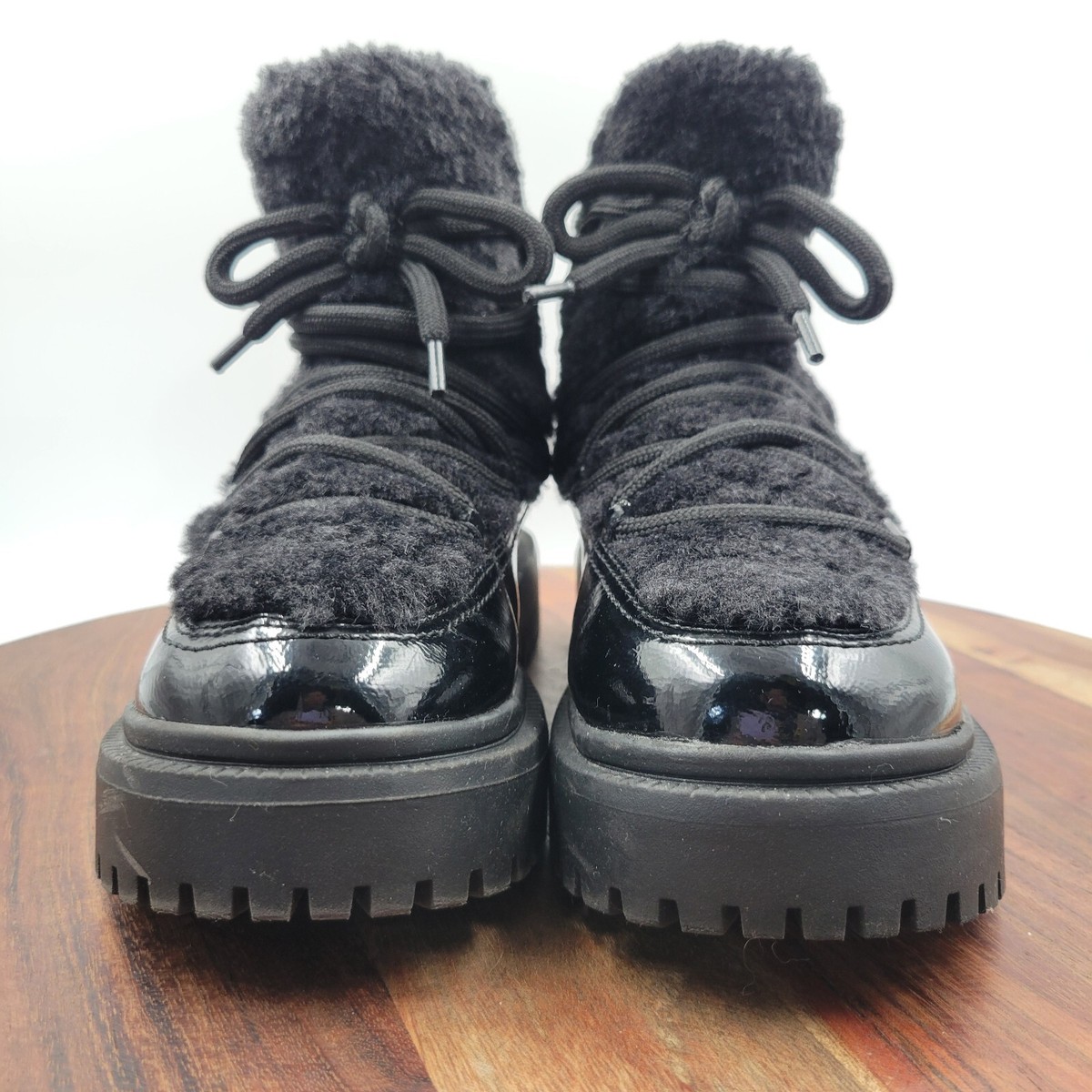 Zara Boots Women's 37 / 6.5 Black Faux Fur Sherpa Lined Zara Boots Women's 37 / 6.5 Black Faux Fur Sherpa Lined