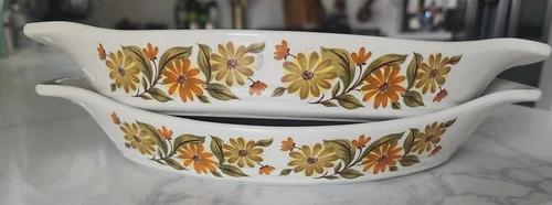 Vintage Capri Bake Serve and Store Stoneware Set Of 2