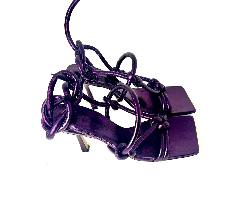 Sandalias Bottega Veneta con nudo de cuero púrpura metálico talla 39 Foto 2 de 4