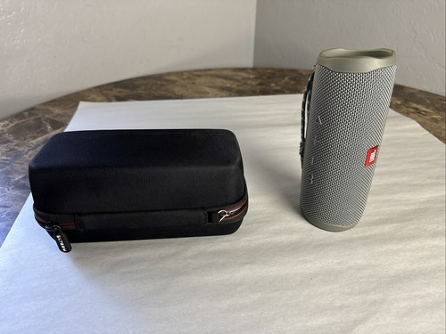 JBL Audio Flip 5 Tragbares Bluetooth Lautsprechersystem mit Tragetasche