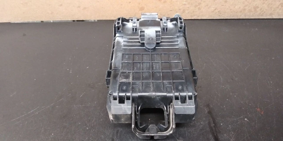 10 11 12 13 INFINITI G37 SEDAN ENGINE COMPARTMENT FUSE BOX OEM 284B9-JK000 - Imagem 4 de 4