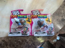 Spinmaster Tech Deck SK8 Crew Fingerboard w/Figure -SERIES 1 Gray Helmet Green 