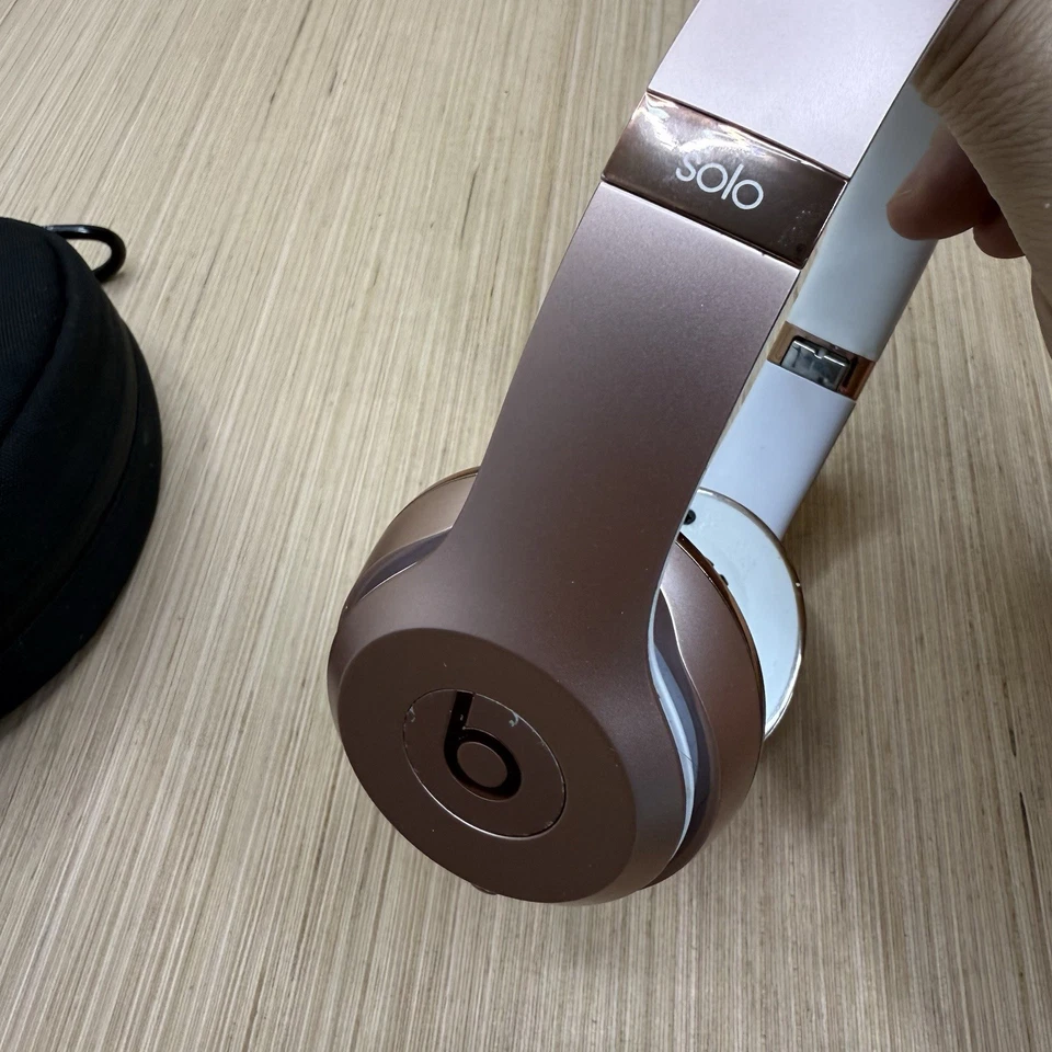 Auriculares inalámbricos Beats Solo3 | Oro rosa y blanco | Para piezas/reparación tal cual Foto 4 de 4