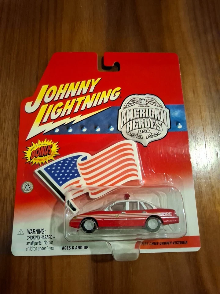 Johnny Lightning 1990 Ford Crown Victoria-Fire Chief Diecast 🔥A10 - Image 3 of 4