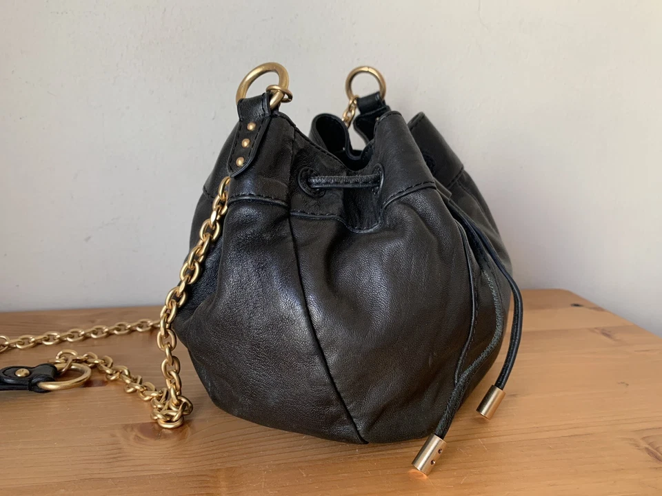 Juicy Couture black leather gold-tone chain drawstring bag cross-body bag - Image 4 of 4