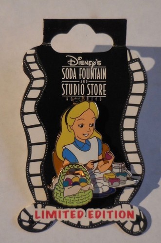 Prendedor Disney DSF Pascua 2011 Alice Pin LE300 - Imagen 1 de 2