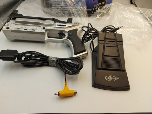 BOXED 4 Gamers Ballistic Light Gun & Pedal - SPC021 PS1 & PS2 PlayStation 2 - Picture 3 of 15