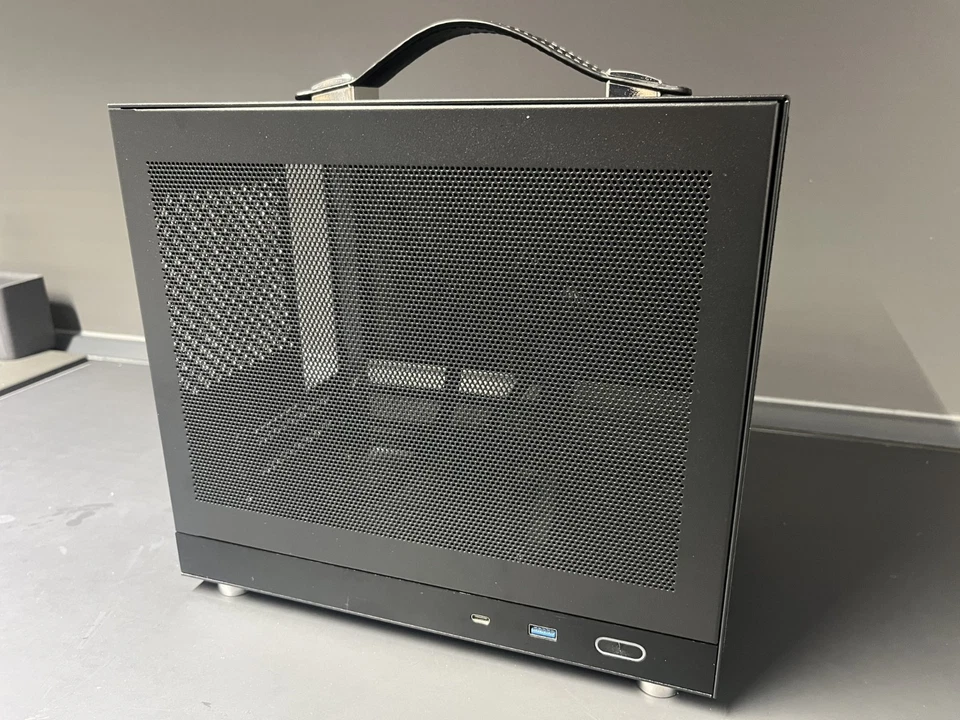 MiniNeo G200 Tragbares Mini-ITX-Gehäuse, Front-USB-Typ-C- und USB-3.0, Dual-Slot - Bild 2 von 4