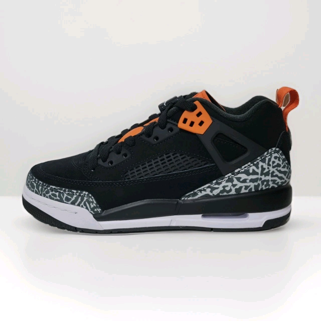 NIKE JORDAN SPIZIKE LOW (GS) SIZE UK 5 EUR 38 (FQ3950 008) BLACK