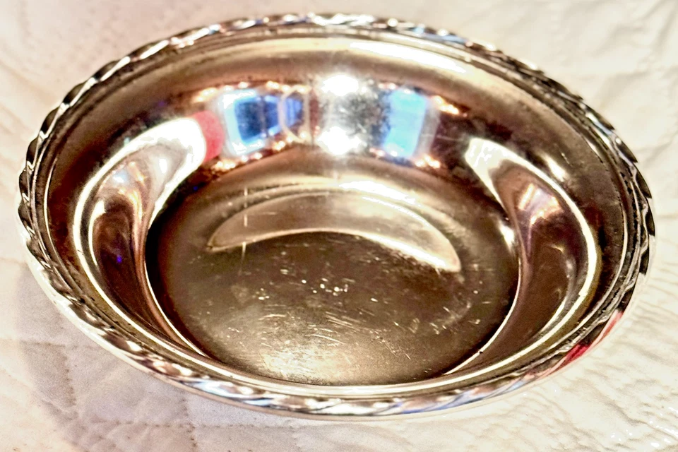 Plato de caramelo/tuerca vintage Towle plata esterlina 6" "flautas plateadas", 117 gr, usado en excelente estado Foto 2 de 4