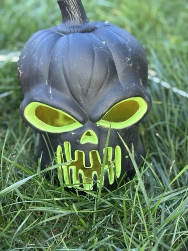 Halloween black green pumpkin Jack o'lanyern skull light up blow mold