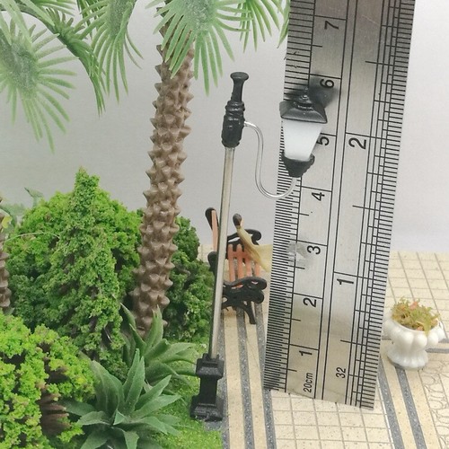 10PC LED Street Lights HO/OO 1:100 Scale Miniatures Lot Courtyard Lighting Lamps - Picture 6 of 6
