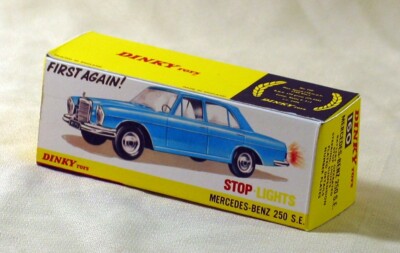 Mercedes Benz 250 se (1364) Dinky Toys England P5055819 - a photo on