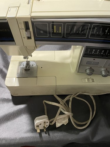 VINTAGE Singer Model 6267 Sewing Machine NO FOOT PEDAL Powers Up fine Cheap - 第 12/13 張圖片
