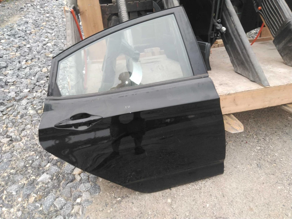 Used Rear Right Door Assembly Rear Side fits: 2016 Hyundai Accent Sdn electric w Foto 2 de 4